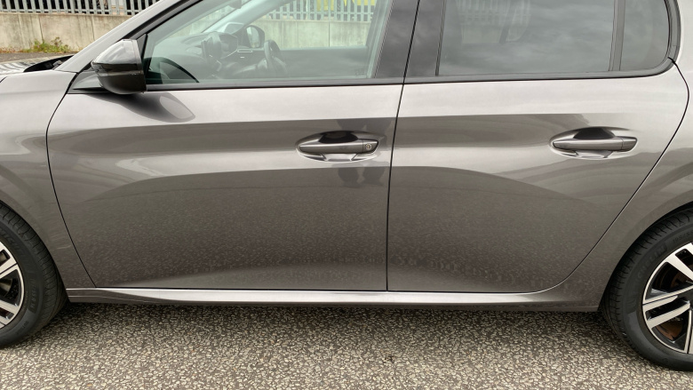 Peugeot 208 1.2 PureTech 100 Allure Premium + 5dr Petrol Hatchback